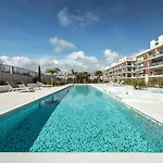 Relaxing Pool In Terrace & Gym *