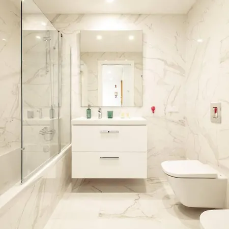 Modern 1-bed With Terrace