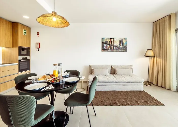 Modern 1-bed With Terrace