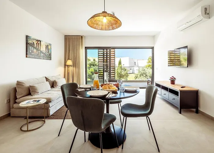 Modern 1-bed With Terrace *