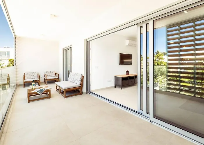 Modern 1-bed With Terrace Apartment Albufeira