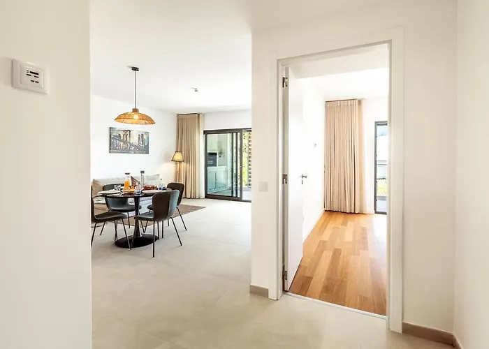 Modern 1-bed With Terrace 아파트 *