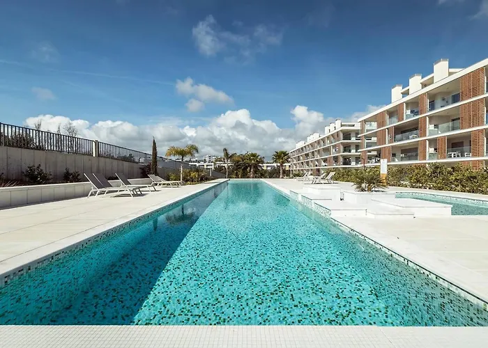 Modern 1-bed With Terrace *